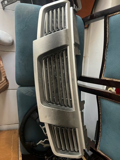 Nissan X-trail radiator barmaqlığı — Demir