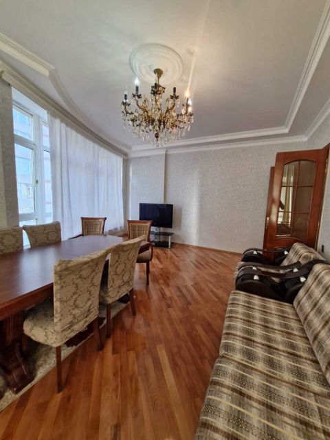 Satılır 3 otaqlı yeni tikili 120 m² — Bakı