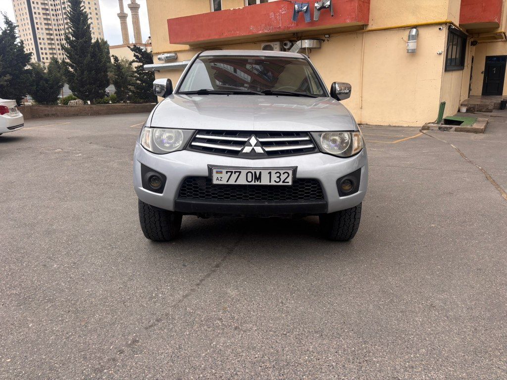 Mitsubishi L200, 2.5 L, 2014 il, 294 000 km 77-OM-132 — Avtomobillər, Bakı