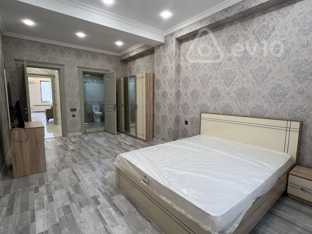 4 otaqlı mənzil, 150 m², Qulu Quliyev — kirayə — Mənzil, Bakı (4)