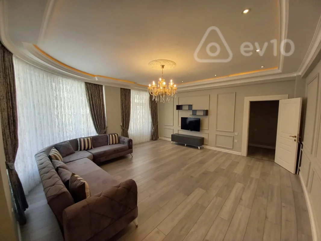 3 otaqlı mənzil, 130 m², Qarabağ küçəsi — kirayə — Bakı