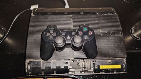 PlayStation 3 Super Slim oyun konsolu. Termo pasta deyişilib — Zaqatala