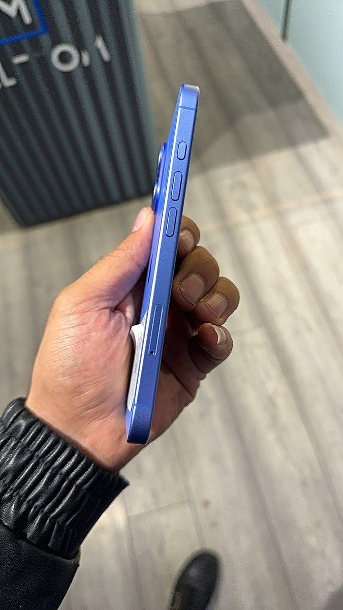 Apple iPhone 16 Ultramarine 128GB/8GB — Smartfonlar, Bakı (2)
