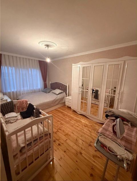 Satılır 5 otaqlı köhnə tikili 120 m² — Bakı