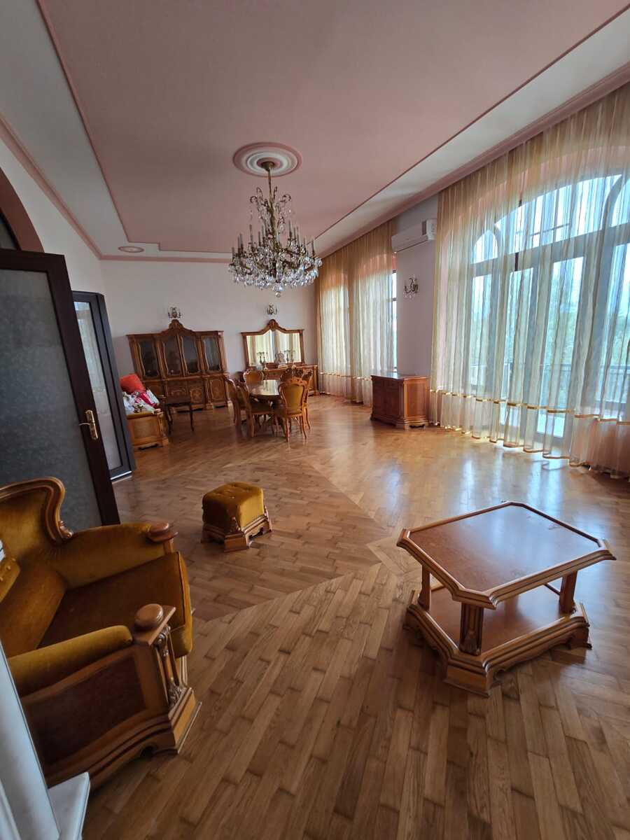 İcarəyə verilir 6 otaqlı köhnə tikili 320 m² — Mənzil, Bakı (3)