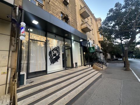 Salam qardaşlar arindiyadi salonumuz herbirşey arindiyaya daxil salon — Bakı