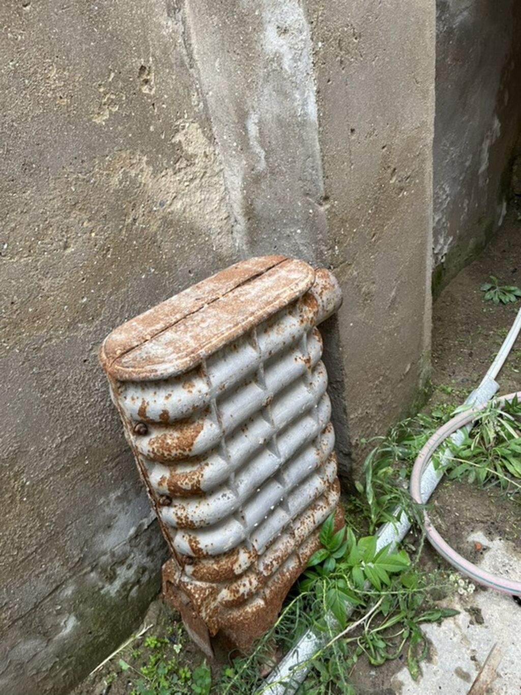 Çuqun radiator. Klassik tipli, qalın gövdəli çuqun istilik — Radiatorlar, Mehdiabad (2)