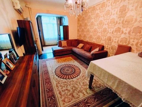Satılır 3 otaqlı köhnə tikili 70 m² — Bakı