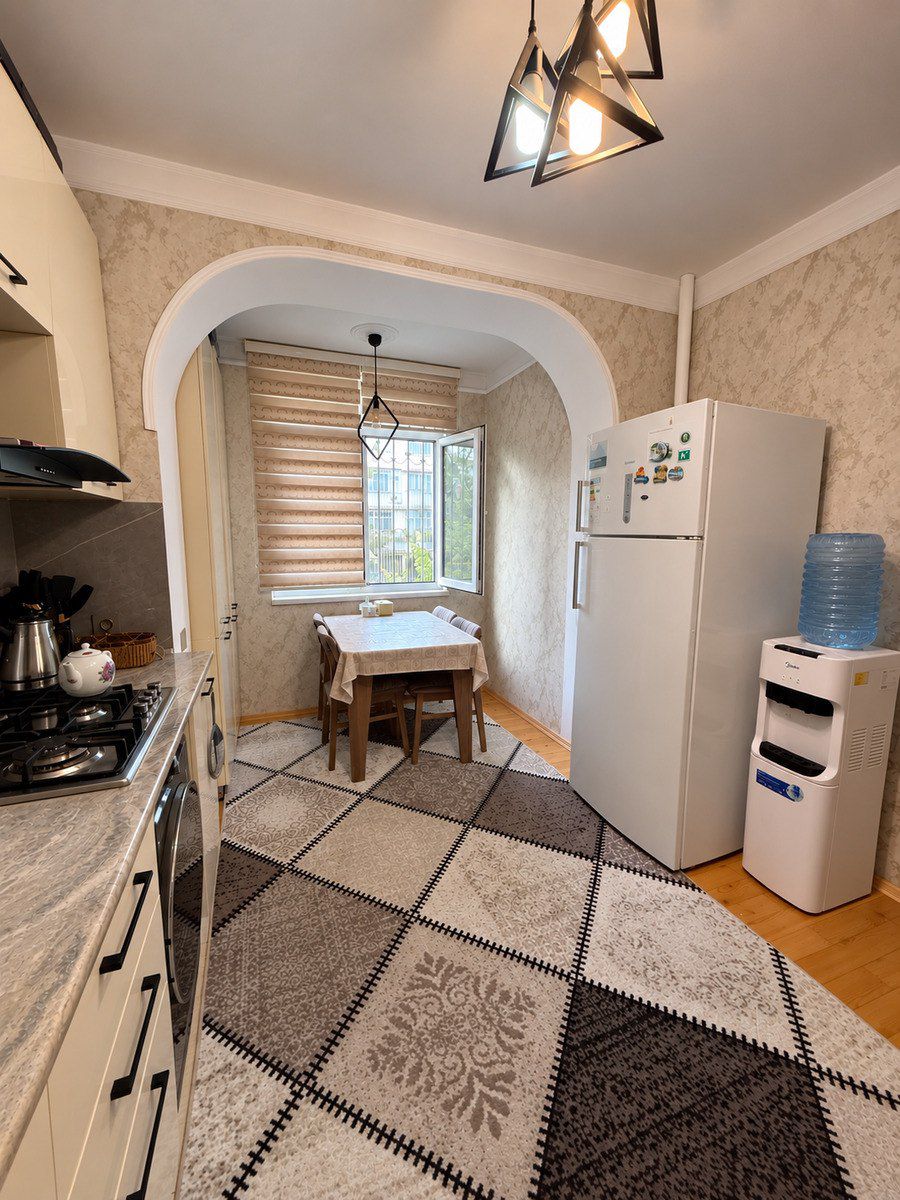 Satılır 4 otaqlı köhnə tikili 100 m² — Mənzil, Bakı (5)