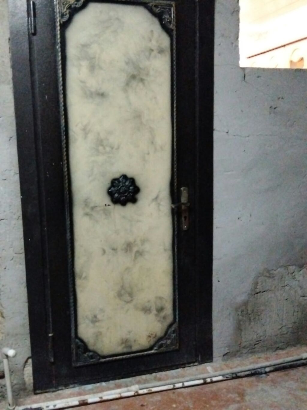 Qapinin cercivesi 89×219 Ve qapinin ozu 80×2.09 İçəri hissəsində — Pəncərələr, qapılar, balkonlar, Digah (2)