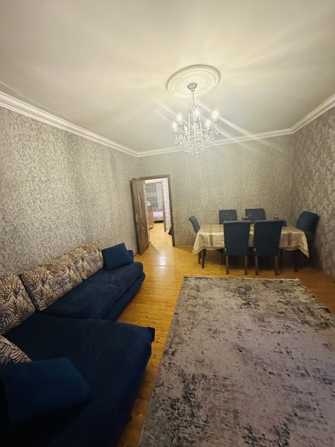 Satılır 2 otaqlı köhnə tikili 63 m² — Bakı