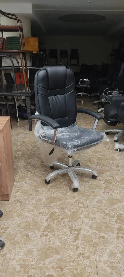 Qara rəng, Ofis üçün kreslo — Bakı