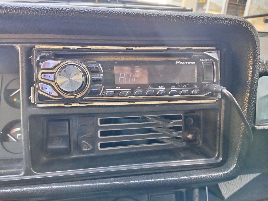 Çox satılır qiymətinən qat qat aşağı Avtomobil üçün audio — Avtomobil akustikası, Bərdə (2)