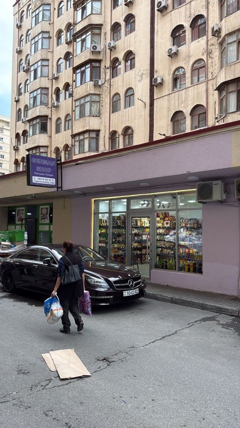 Satılır obyekt 40 m² — Bakı