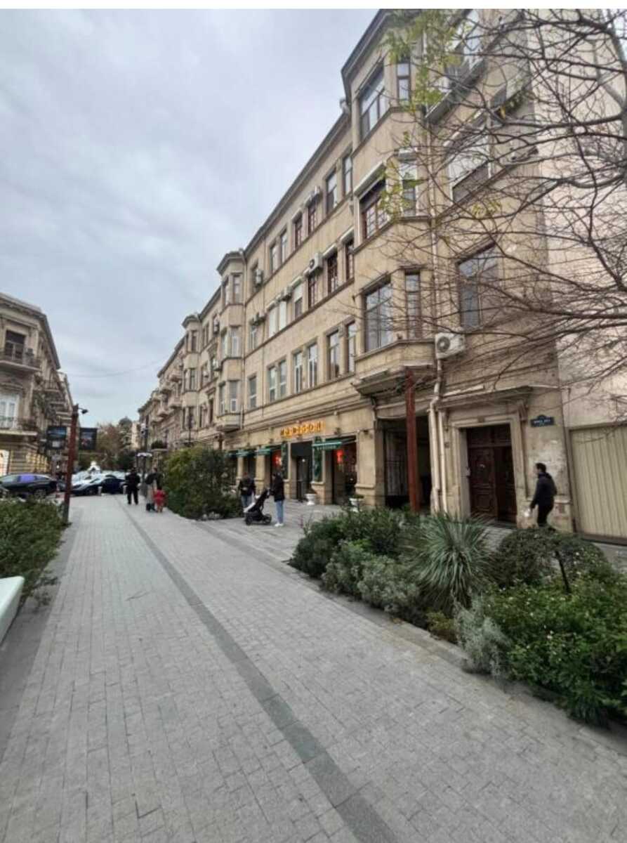 Satılır 1 otaqlı köhnə tikili 55 m² — Mənzil, Bakı
