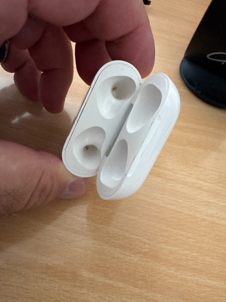 Apple Airpods 3 wireless charging case — Səs texnikası, Bakı (3)