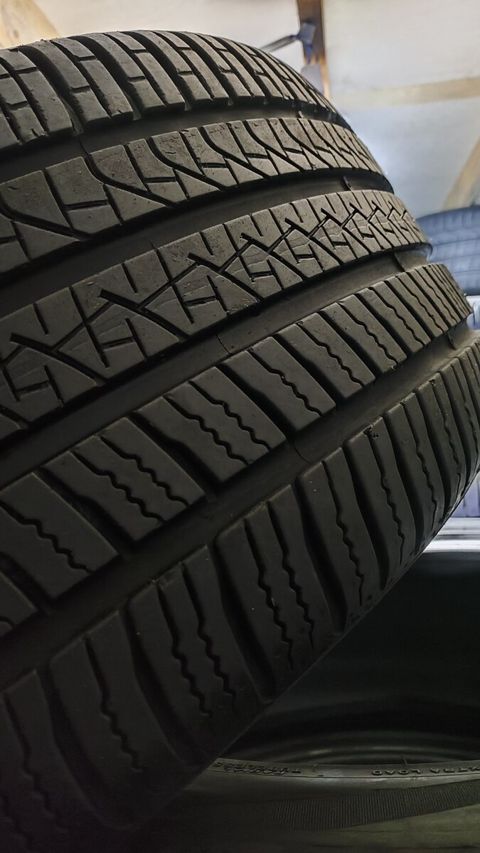 Pirelli təkərləri 265 40 R22 — Bakı