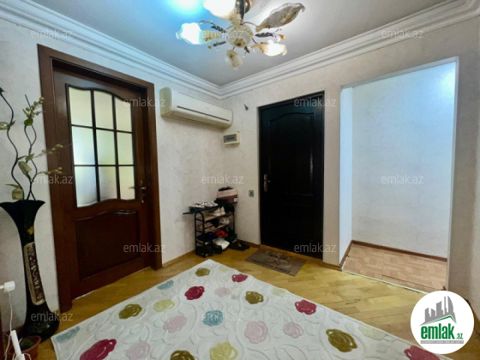 Satılır 4 otaqlı 120 m² köhnə tikili 8 km