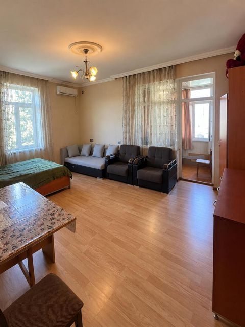 Satılır 1 otaqlı köhnə tikili 42 m² — Bakı