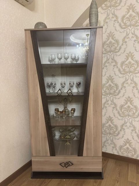Şüşəli dolab vitrini, İşlənmiş, Ünvandan götürmə — Mehdiabad