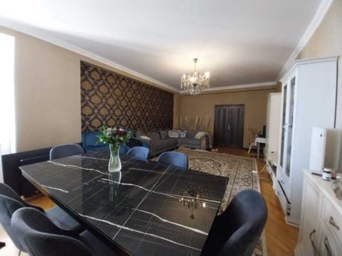 Satılır 3 otaqlı yeni tikili 147 m² — Apartment