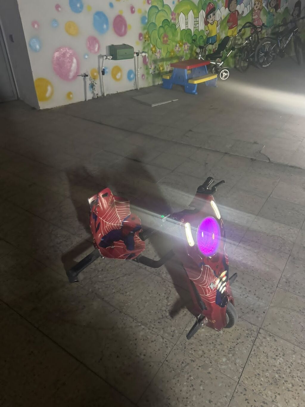 Uşaq üçün elektrikli drift trike (3 təkərli) – LED işıqlı Məhsulun — Uşaq avtomobilləri, Digah (2)