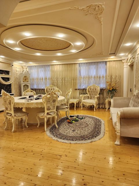 4-otaqlı mənzil, Gəncə ş., 80 m² — Gəncə