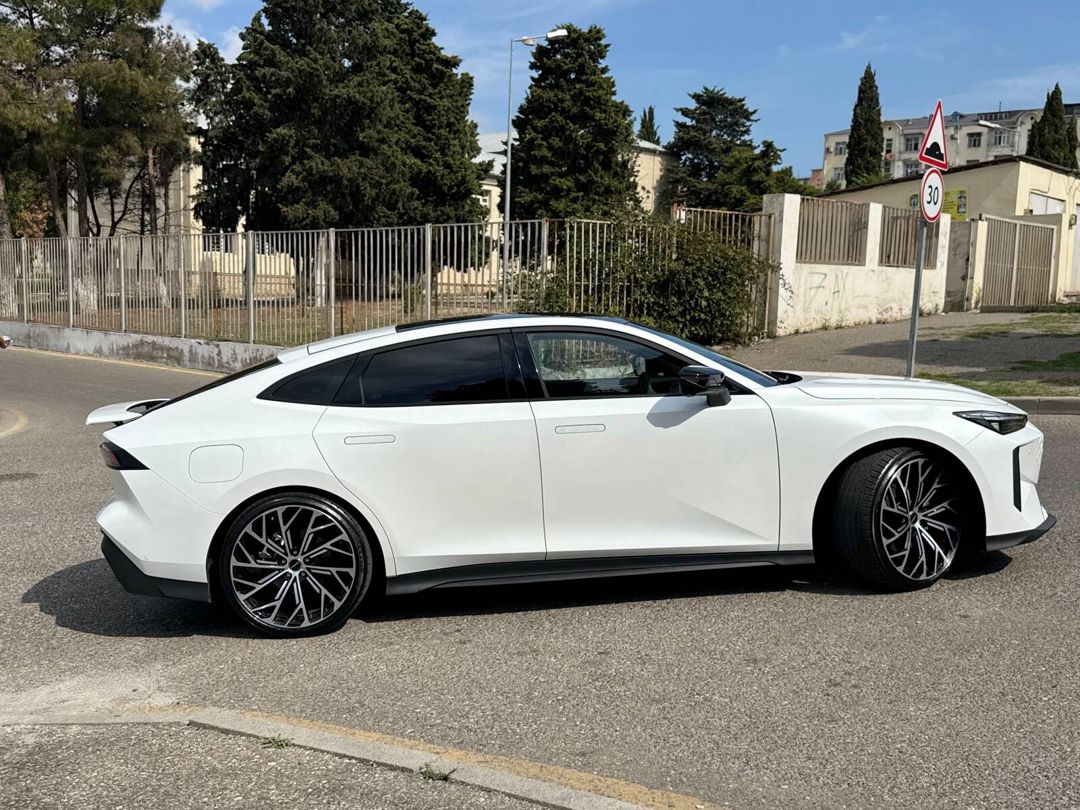 Changan Uni-V iDD, 2025 il 10-YB-098 — Avtomobillər, Bakı (7)