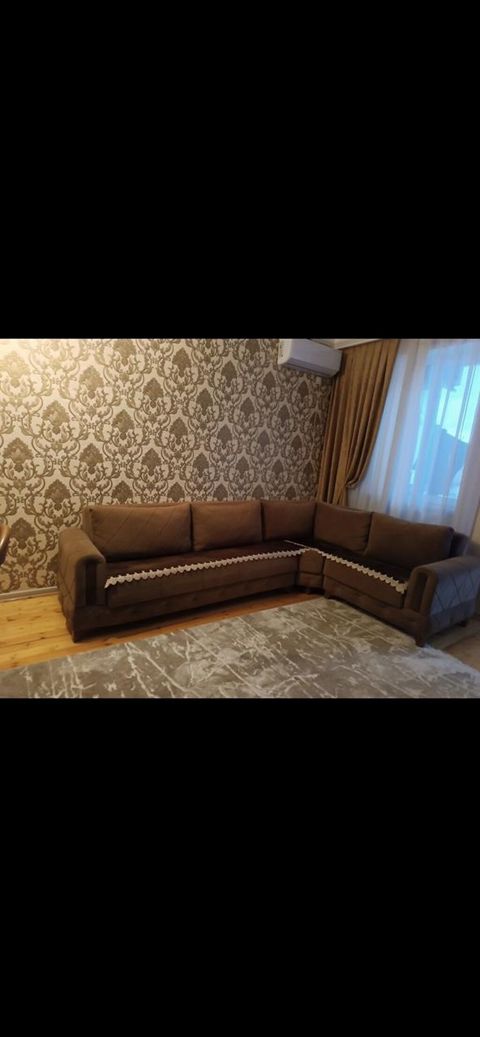 Divan satılır 400₼. açılır bazası var.Ünvan Xırdalan. 6985. Fatimə99 — Bakı