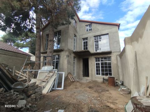 Satılır 5 otaqlı həyət evi/bağ evi 230 m² — Bakı