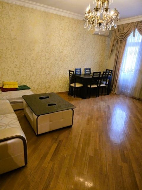 Satılır 3 otaqlı yeni tikili 135 m² — Bakı