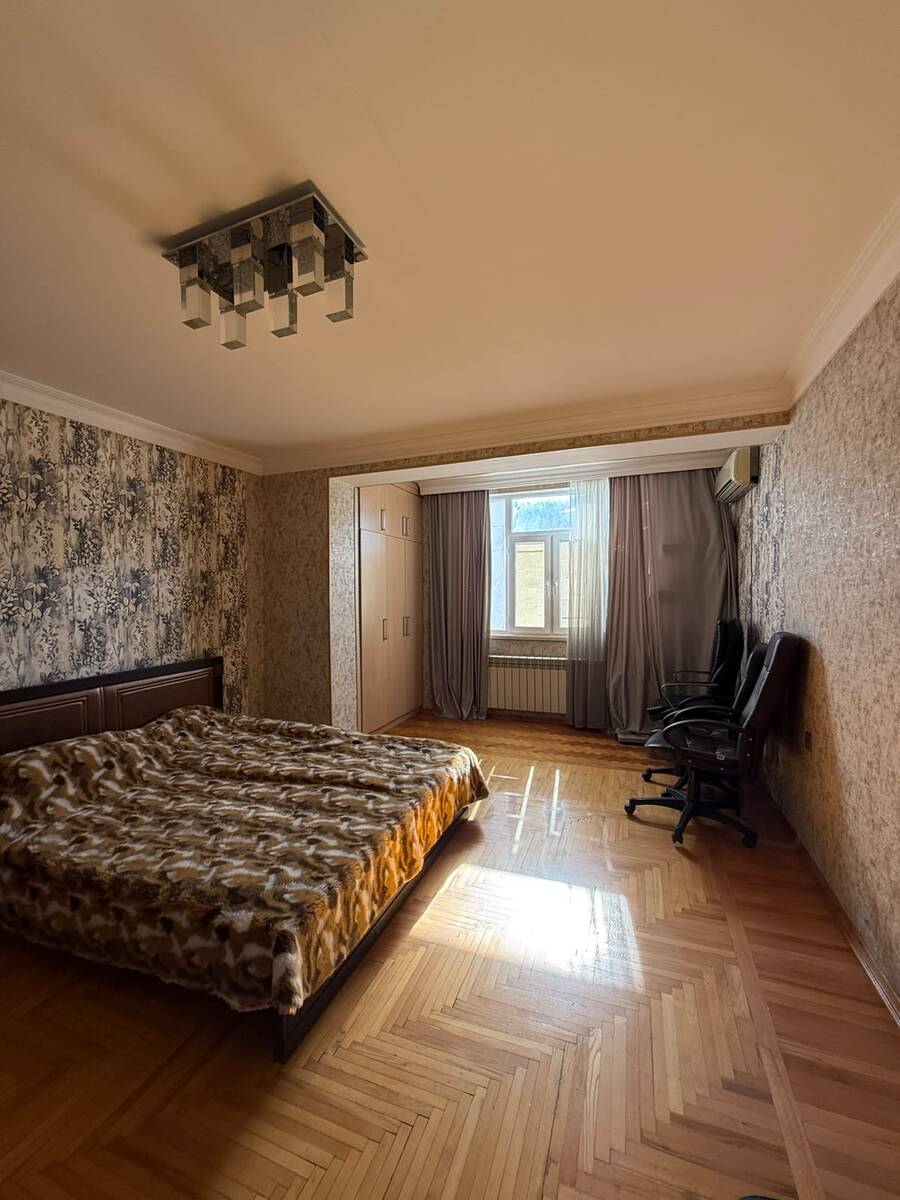 Satılır 4 otaqlı köhnə tikili 122 m² — Mənzil, Bakı (12)