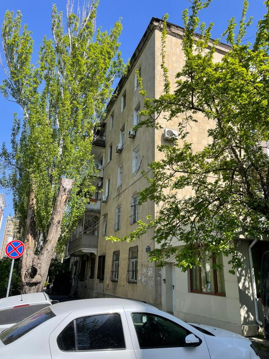 Satılır 2 otaqlı köhnə tikili 65 m² — Mənzil, Bakı (2)