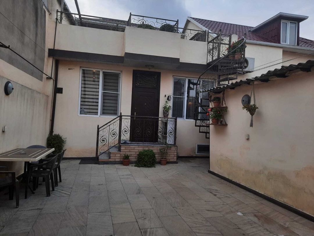 Satılır 4 otaqlı həyət evi/bağ evi 220 m² — Ev, villa, Bakı (3)