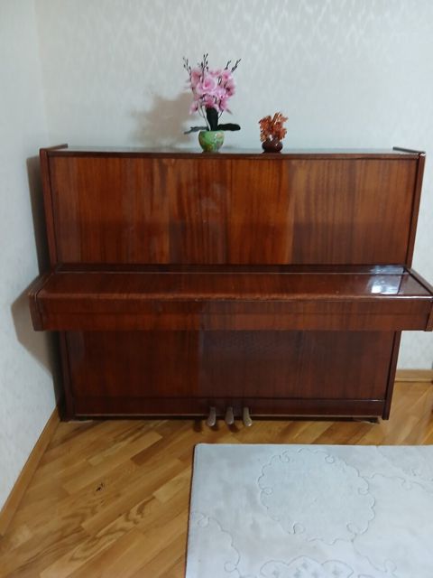 Pianino Belarus — Bakı