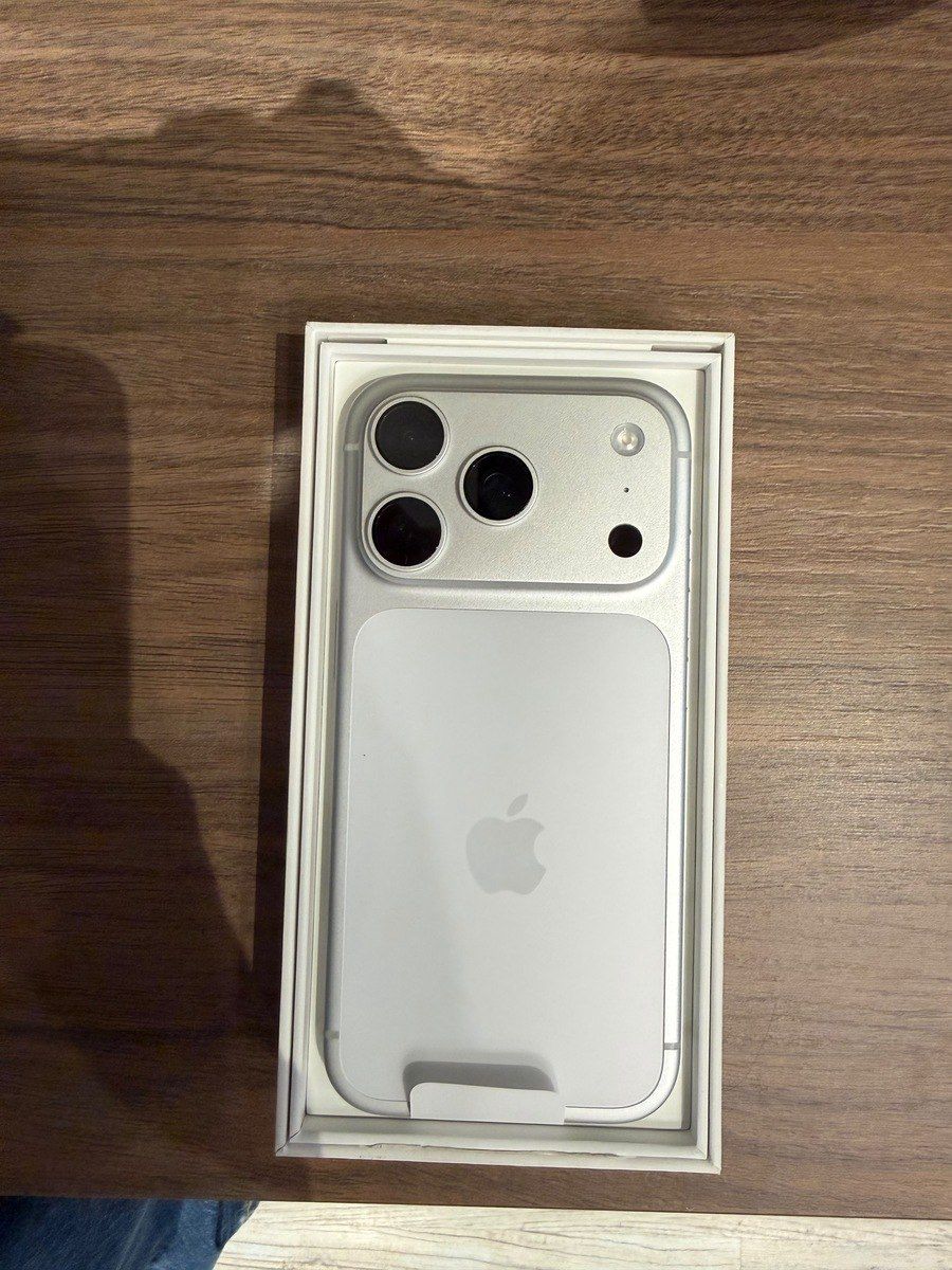 Apple iPhone 17 Pro Silver 256GB/12GB — Smartfonlar, Bakı (2)