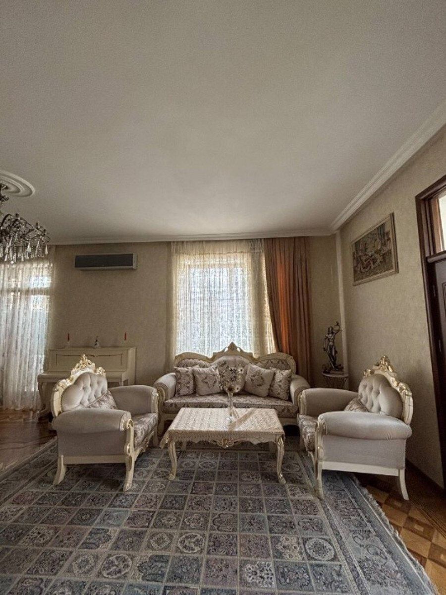 Satılır 4 otaqlı köhnə tikili 120 m² — Mənzil, Bakı