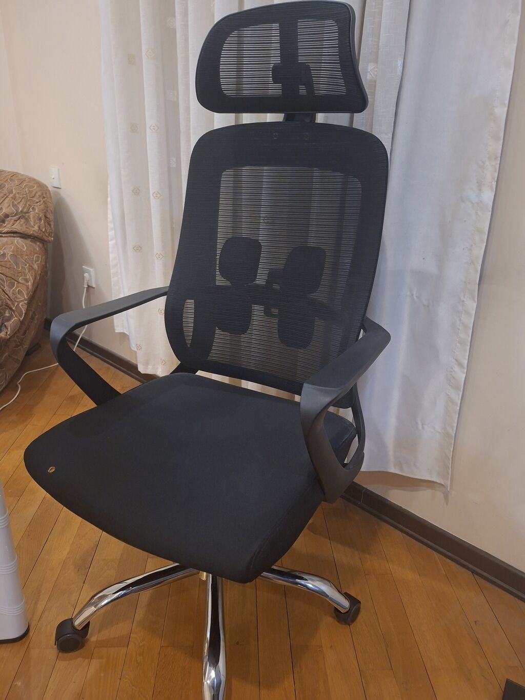 Erqonomik ofis kreslosu - Nəfəsalan mesh arxa hissə: ventilyasiya — Ofis mebeli, Bakı