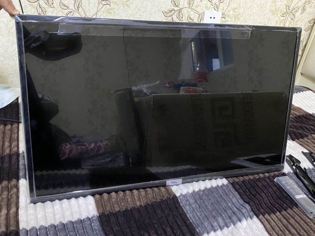 TCL LED televizor - Ekran ölçüsü: təxminən 32–40 düym (korpus — Televizorlar, Xırdalan
