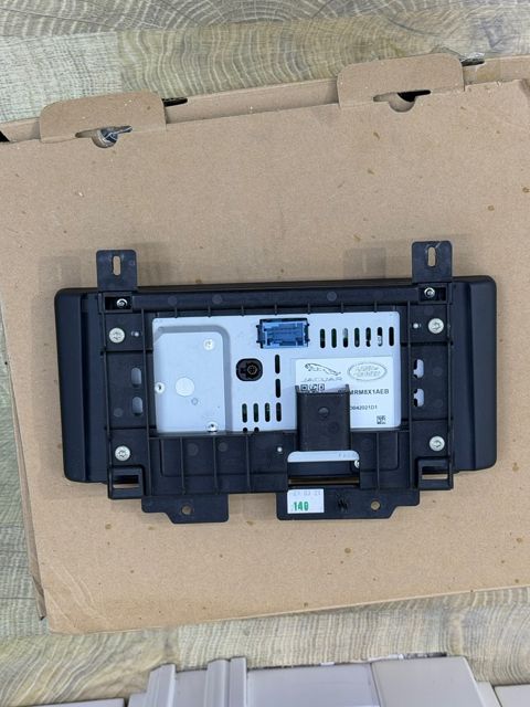 Land Rover Defender monitoru — Bakı