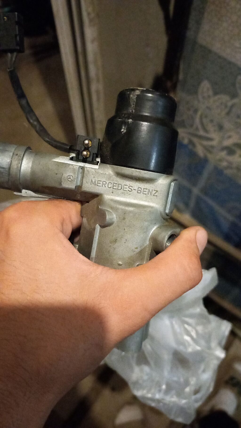 Mercedes 190 124 Starter Zamoku Açarı üstündədir. Mercedes-benz 190 — Avtomobil elektrikası, Digah (3)