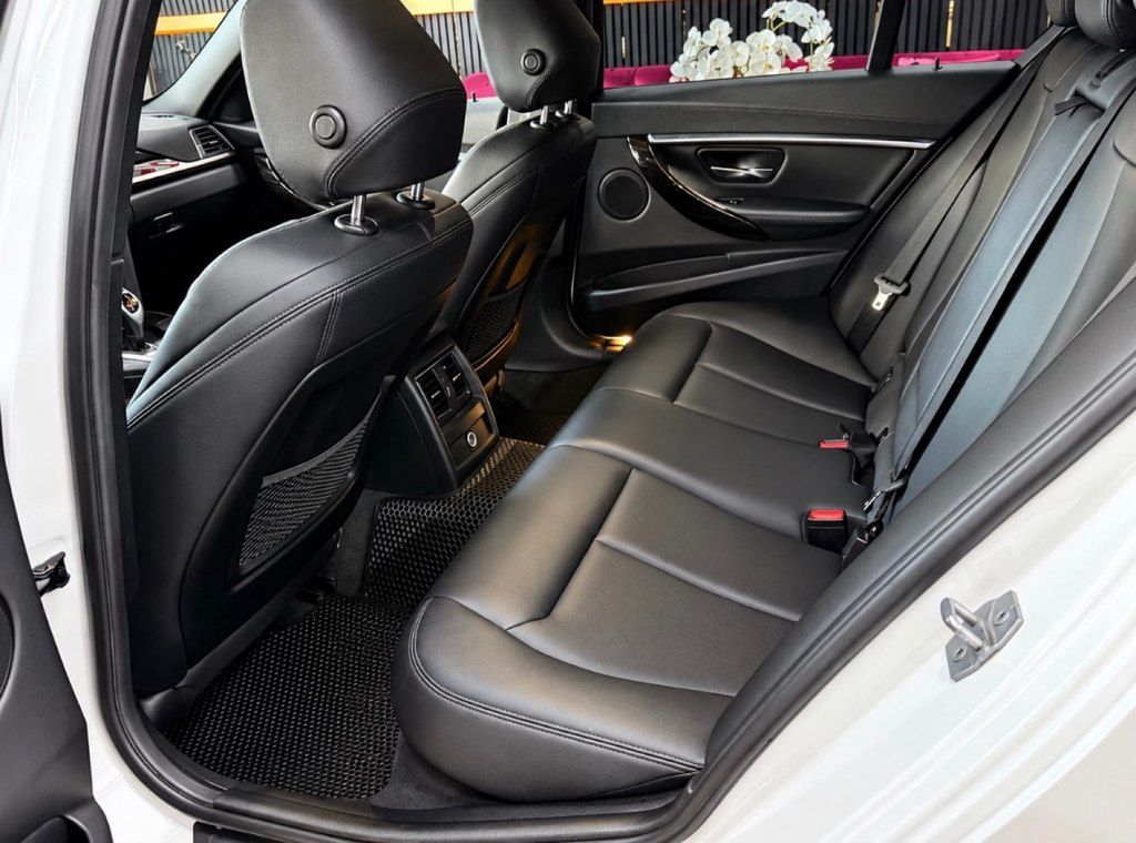 BMW 330, 2.0 L, 2017 il, 61 000 km — Avtomobillər, Bakı (7)