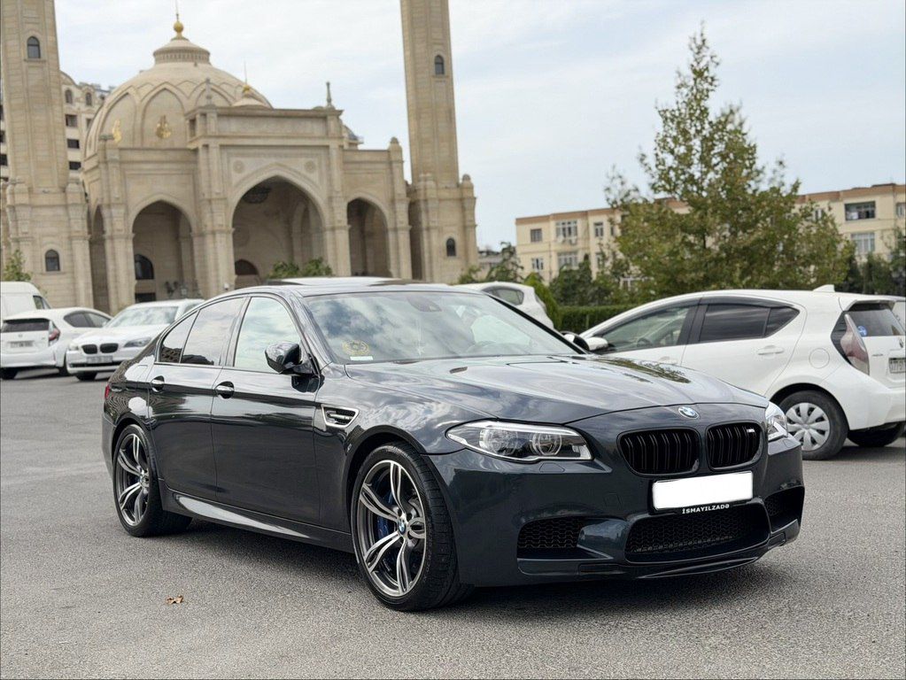 BMW M5, 4.4 L, 2013 il, 150 000 km — Avtomobillər, Bakı (2)