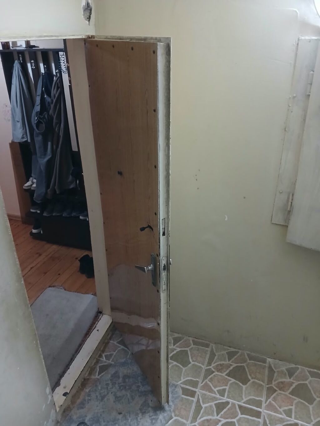 Dəmir qabı — Pəncərələr, qapılar, balkonlar, Bakı (4)