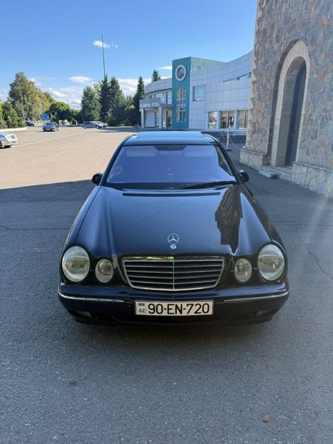 Mercedes E 320, 3.2 L, 2000 il, 360 000 km — Qazax