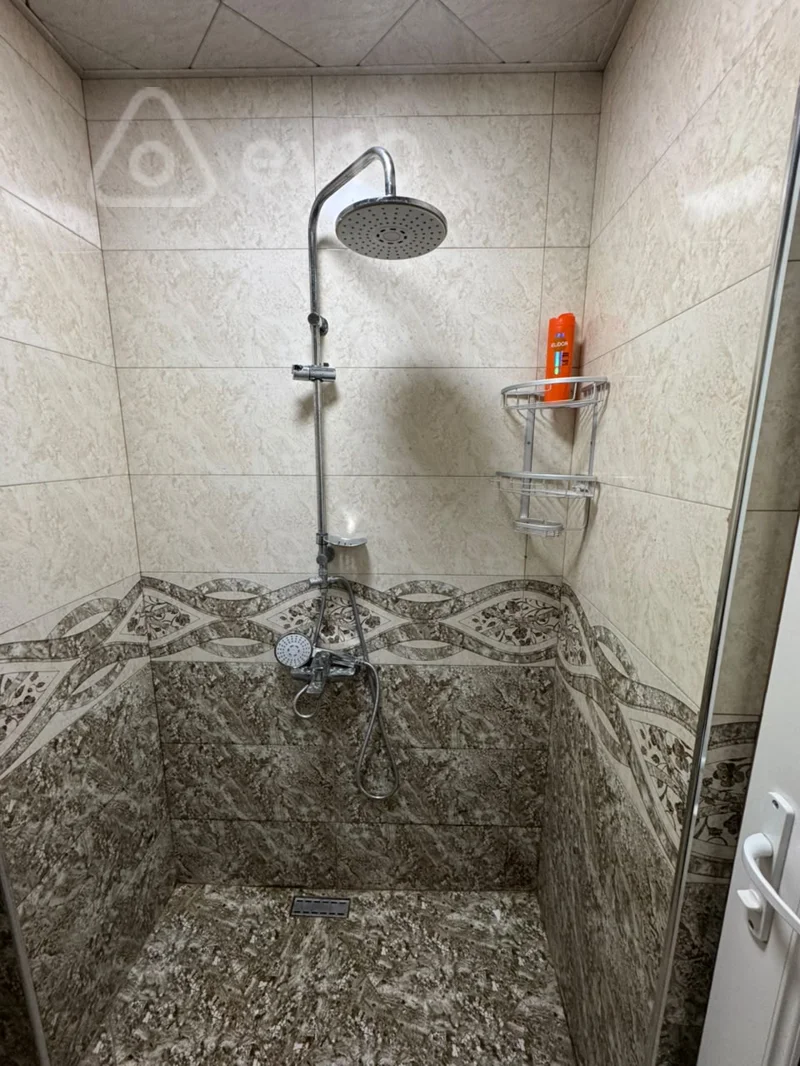 2 otaqlı mənzil, 50 m², Səid Rüstəmov 8 — günlük kirayə — Mənzil, Bakı (9)
