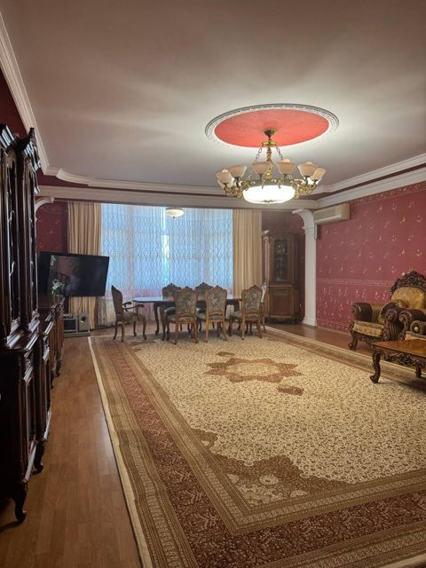 Satılır 7 otaqlı yeni tikili 340 m² — Bakı