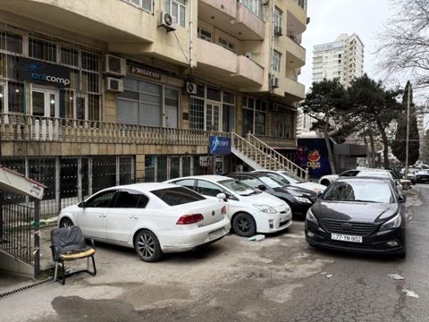 Satılır obyekt 59 m² — Bakı