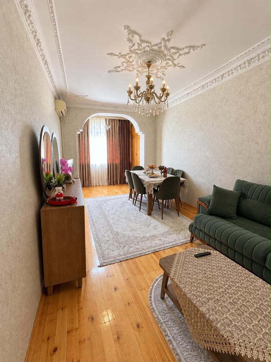 Satılır 4 otaqlı köhnə tikili 100 m² — Mənzil, Bakı