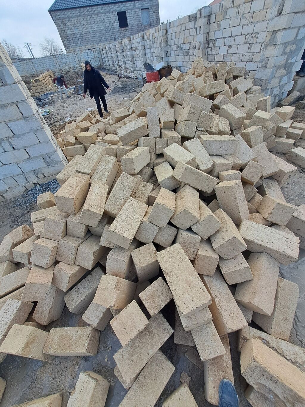 Məhsul: Daş divar hörgüsü üçün kubiklər (şəkillərdə görünən təbii — Tikinti blokları, kərpic və panellər, Bakı (3)